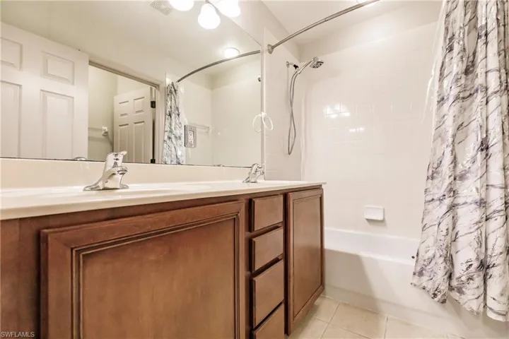 3573 Malagrotta Cir, Cape Coral, Florida 33909