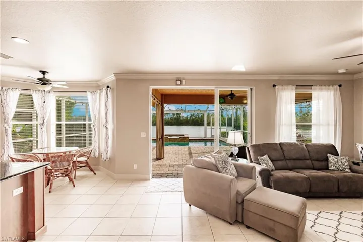 3573 Malagrotta Cir, Cape Coral, Florida 33909