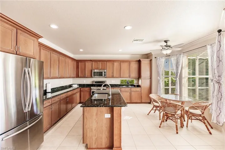 3573 Malagrotta Cir, Cape Coral, Florida 33909