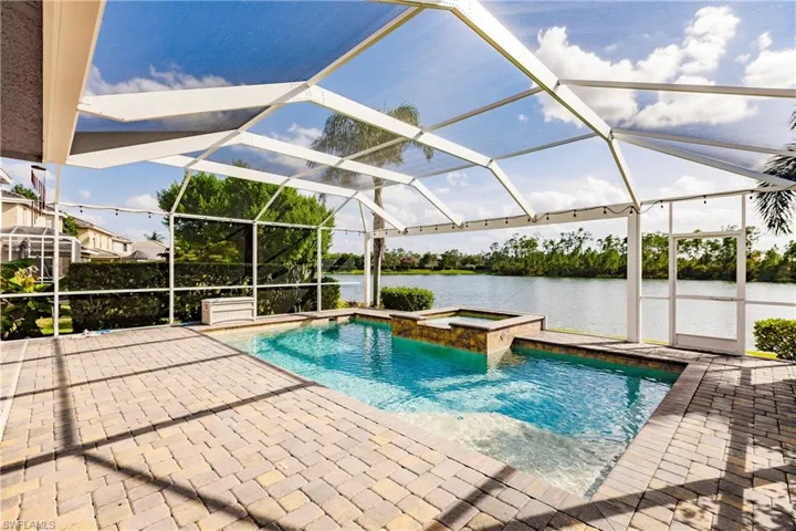 3573 Malagrotta Cir, Cape Coral, Florida 33909