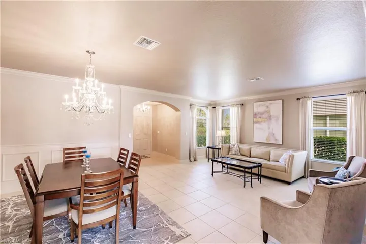 3573 Malagrotta Cir, Cape Coral, Florida 33909