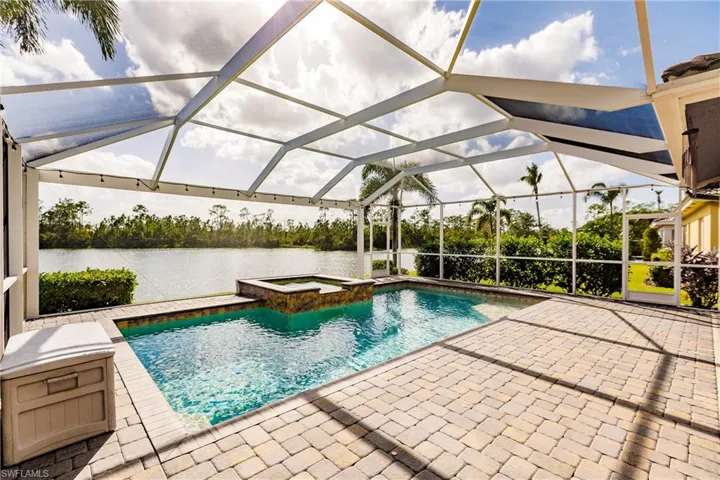 3573 Malagrotta Cir, Cape Coral, Florida 33909