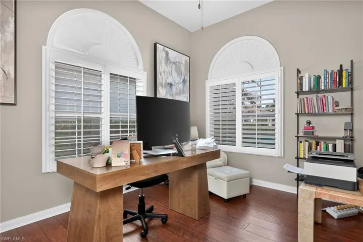 2271 Heydon Cir W, Naples, Florida 34120