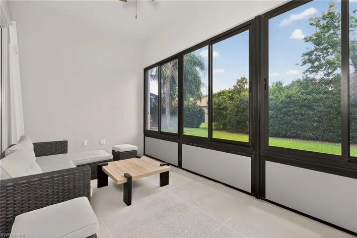 2271 Heydon Cir W, Naples, Florida 34120