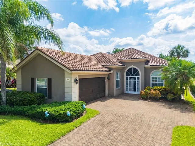 2271 Heydon Cir W, Naples, Florida 34120