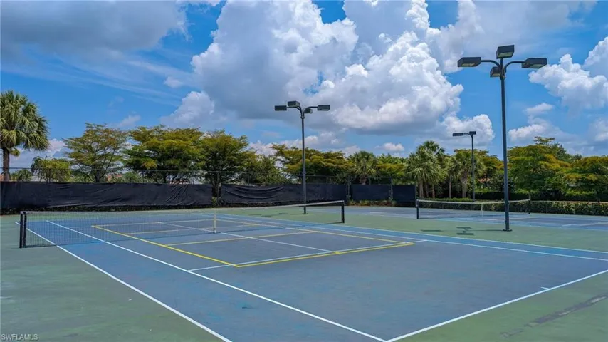 2271 Heydon Cir W, Naples, Florida 34120