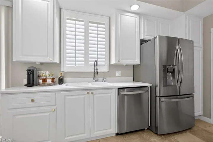 2271 Heydon Cir W, Naples, Florida 34120