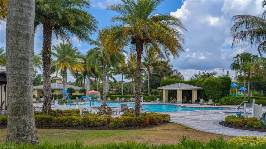 2271 Heydon Cir W, Naples, Florida 34120