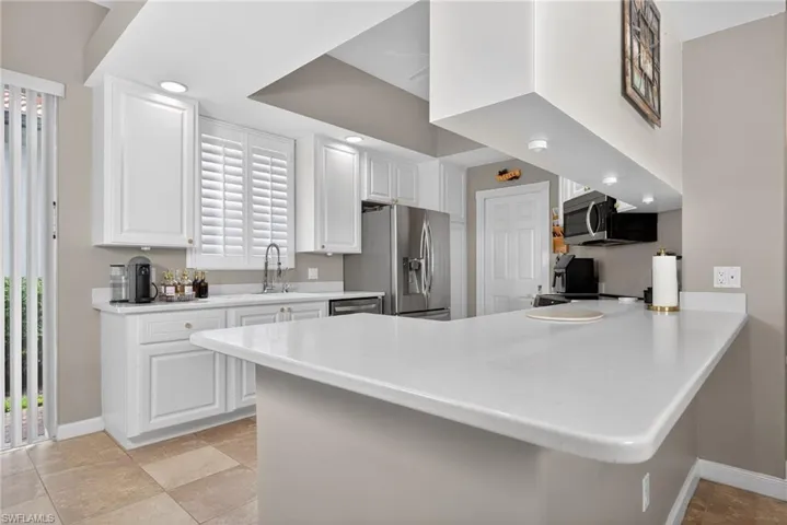 2271 Heydon Cir W, Naples, Florida 34120