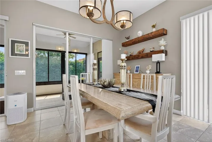 2271 Heydon Cir W, Naples, Florida 34120