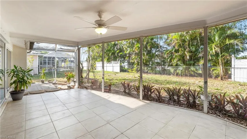 3804 SE 10th  PL, Cape Coral, FL 33904