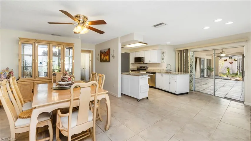 3804 SE 10th  PL, Cape Coral, FL 33904