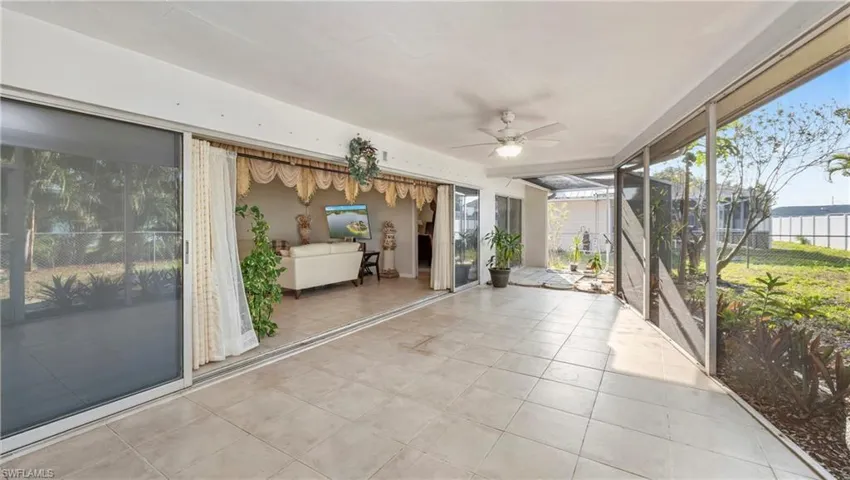 3804 SE 10th  PL, Cape Coral, FL 33904