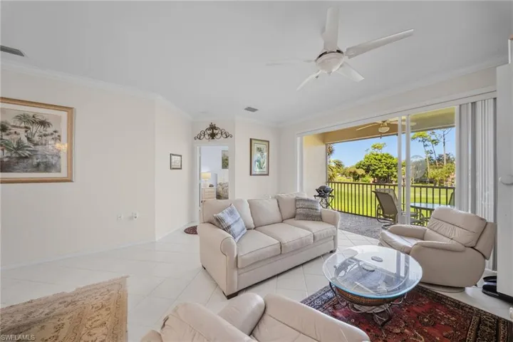 3965 Bishopwood Ct E 206, Naples, Florida 34114
