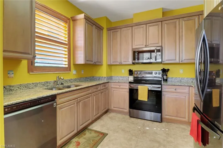 16580  Goldenrod  LN, Alva, FL 33920