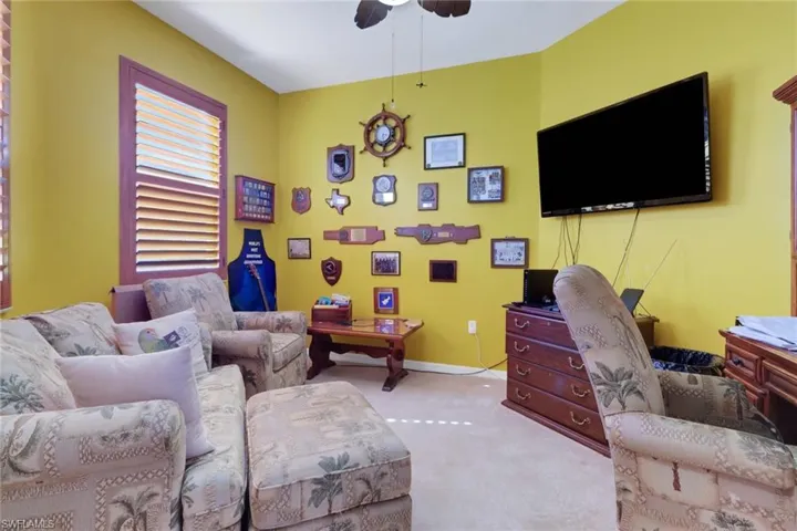 16580  Goldenrod  LN, Alva, FL 33920