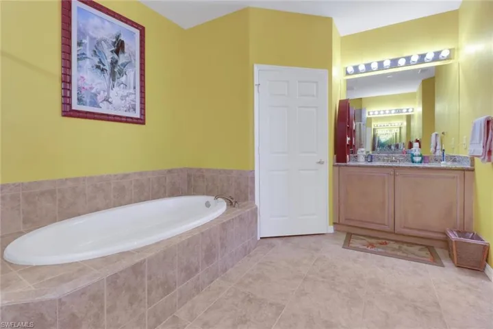 16580  Goldenrod  LN, Alva, FL 33920