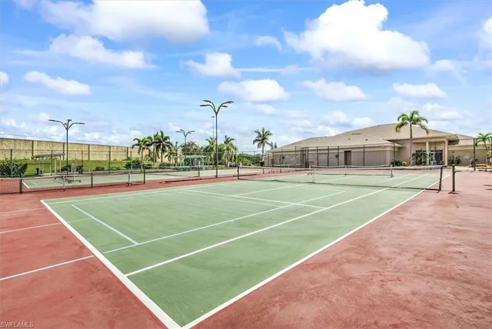 Community tennis court