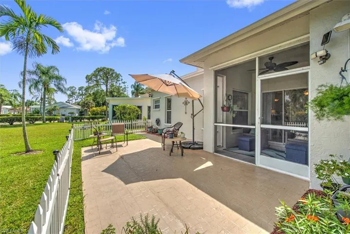 View of patio / terrace with ceiling fan