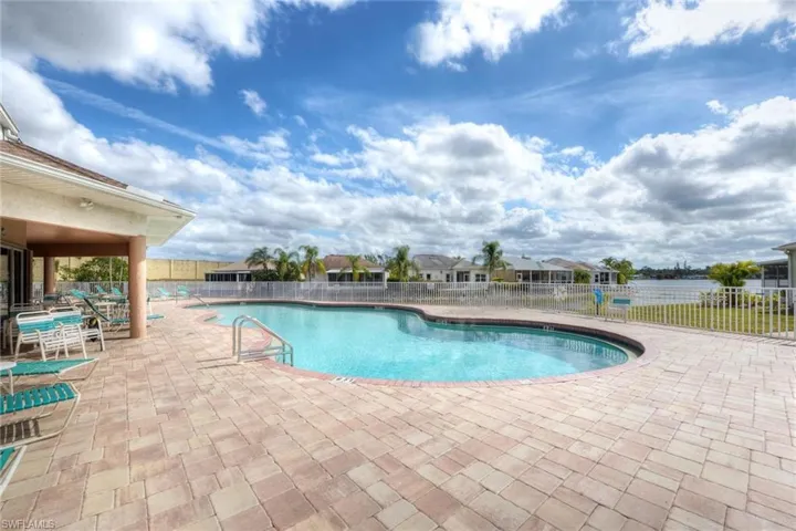 Island Club lakefront pool