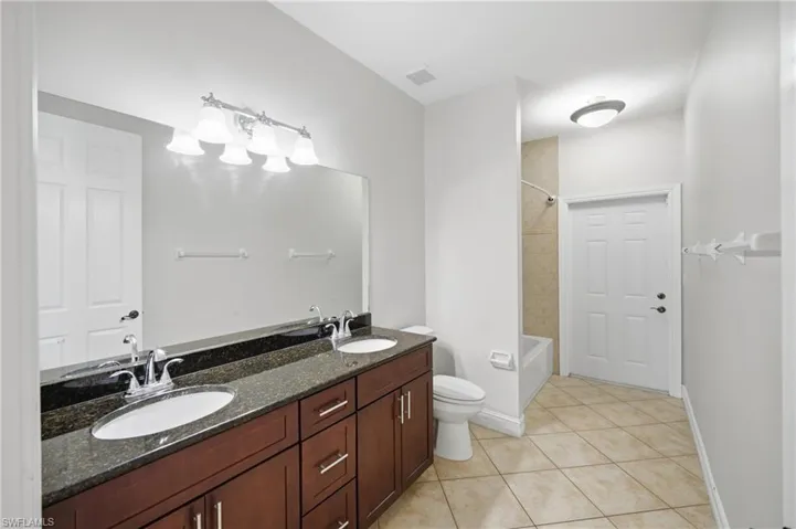2538 Sw 35th Ln, Cape Coral, Florida 33914