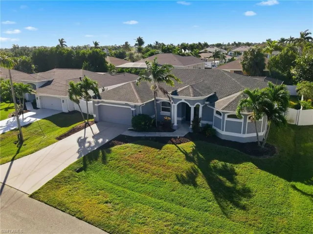 2538 Sw 35th Ln, Cape Coral, Florida 33914