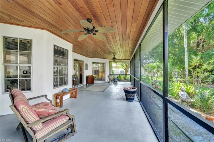 521  Piper  BLVD, Naples, FL 34110