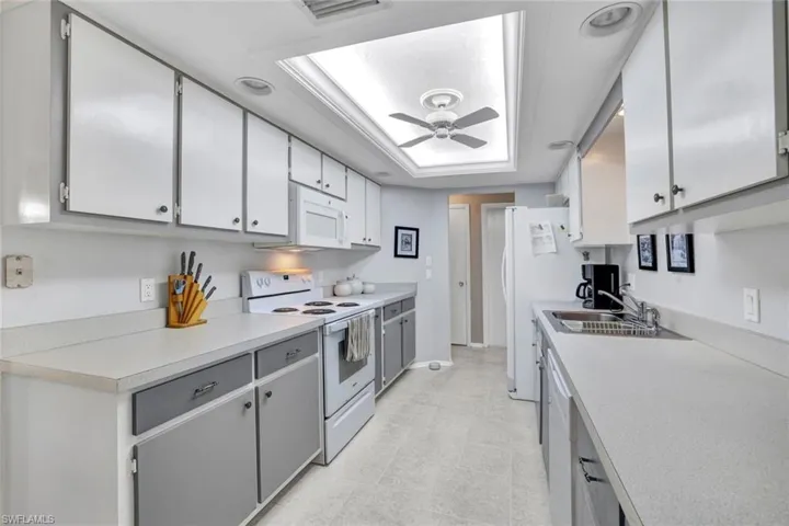 521  Piper  BLVD, Naples, FL 34110