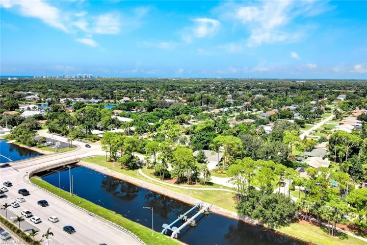 521  Piper  BLVD, Naples, FL 34110