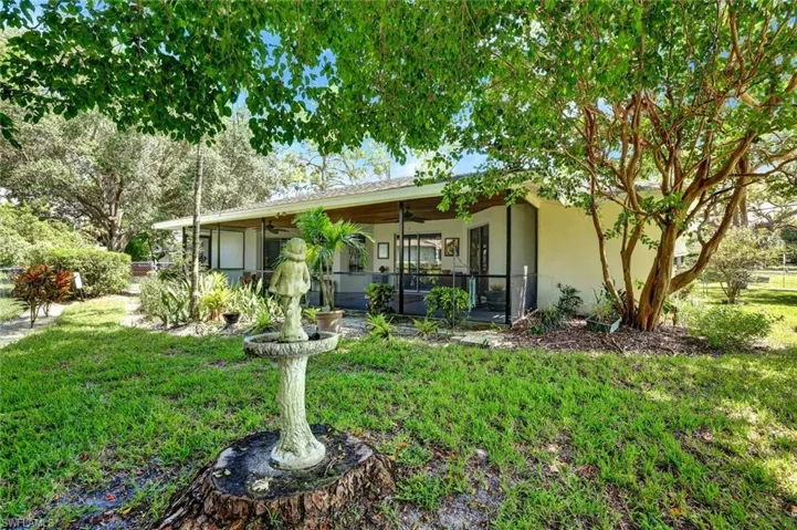 521  Piper  BLVD, Naples, FL 34110