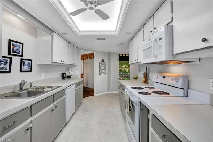 521  Piper  BLVD, Naples, FL 34110