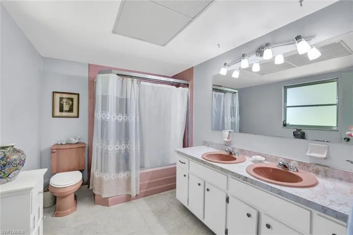 521  Piper  BLVD, Naples, FL 34110