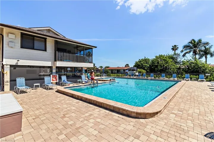 Community Pool & Lounge Area.