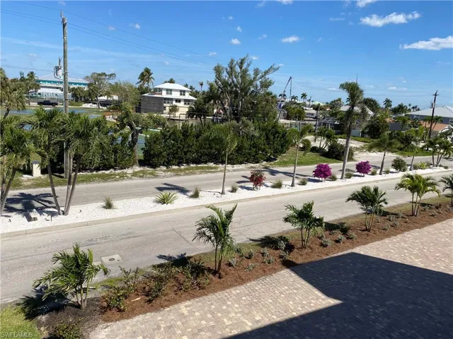 Fairview Isles Entrance.