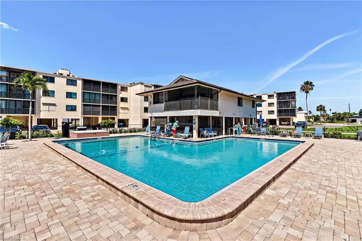 Community Pool & Lounge Area.