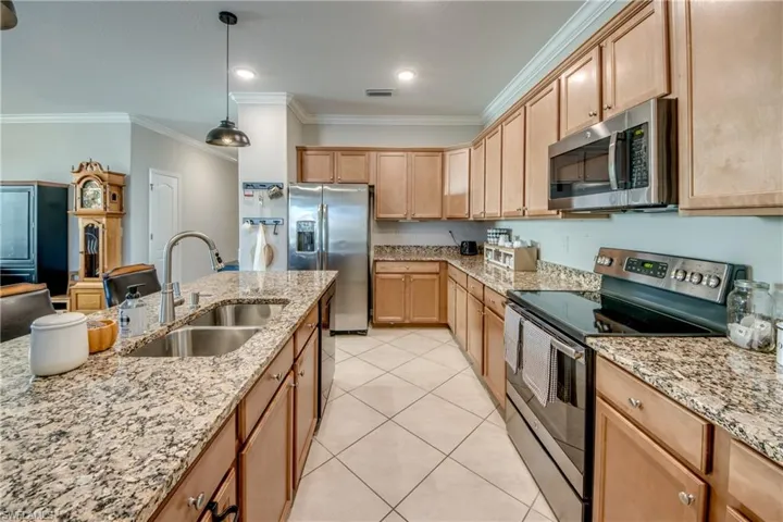 3609 Valle Santa Cir, Cape Coral, Florida 33909