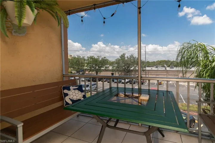 A great space to have a meal, morning coffee or evening cocktails.