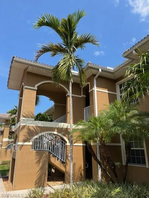 1064 Winding Pines CIR, Cape Coral, FL 33909,225062596