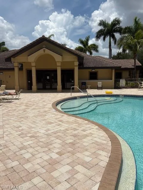 1064 Winding Pines CIR, Cape Coral, FL 33909,225062596