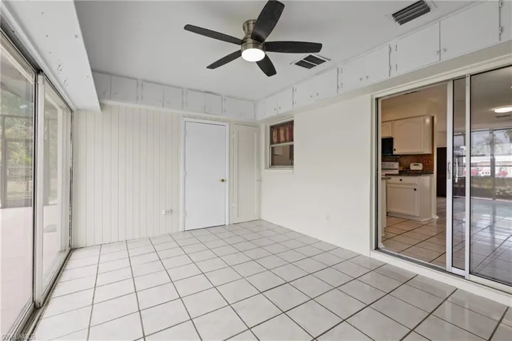 3/3 Side: Sunroom