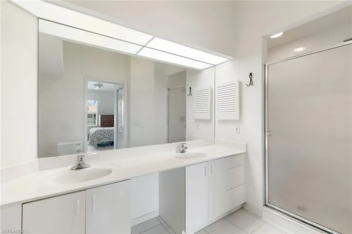 6927 Satinleaf Rd N 203, Naples, Florida 34109