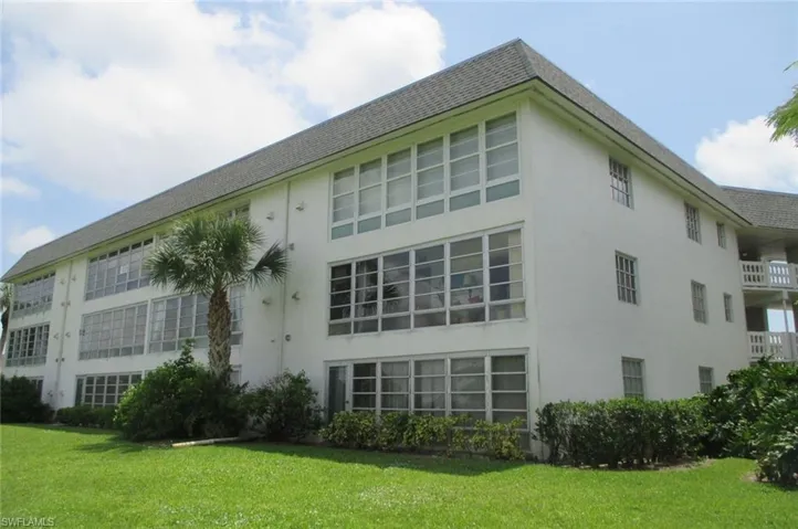 315  Saint Andrews  BLVD, Naples, FL 34113