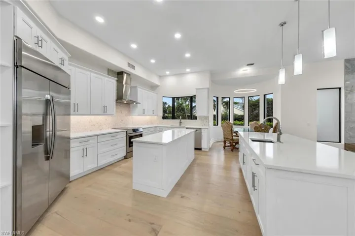 Kitchen with two islands, 2 sinks and plenty of storage