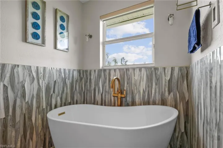 2250 Sw 20th Ave, Cape Coral, Florida 33991