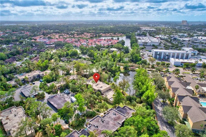Birds eye view of property