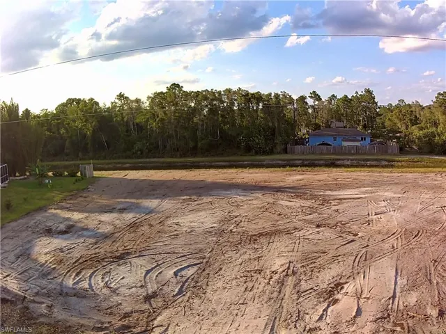 629 Foxchase Dr, Lehigh Acres Fl 33974