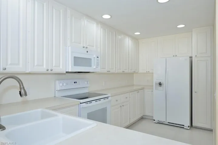28725 Alessandria Cir, Bonita Springs, Florida 34135