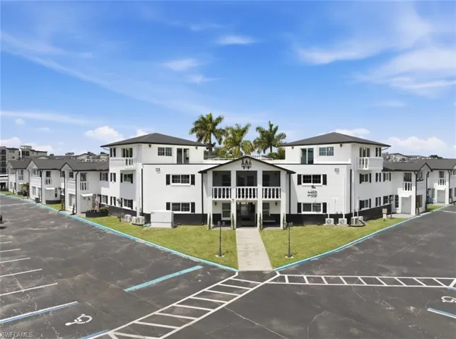 3704 Broadway 109, Fort Myers, Florida 33901