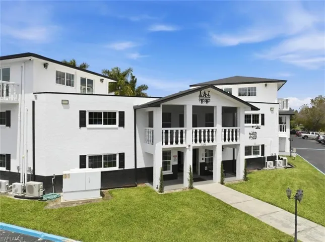 3704 Broadway 109, Fort Myers, Florida 33901