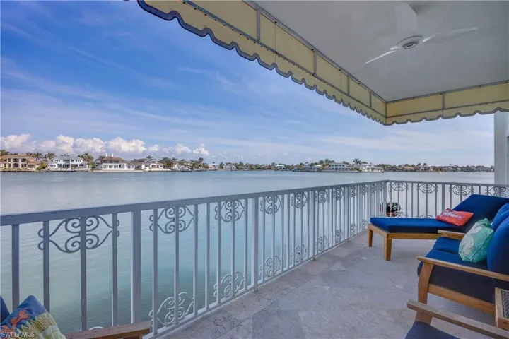 Balcony south view of Doctors Bay